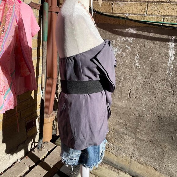 Y2K Grey Ruffled Strapless Top - Picture 2 of 5